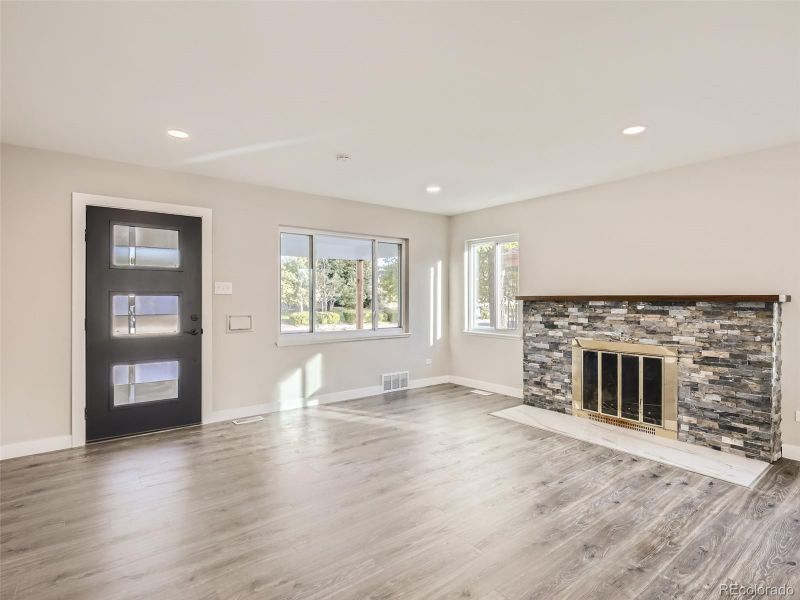2385 Pontiac St, Denver, CO 80207