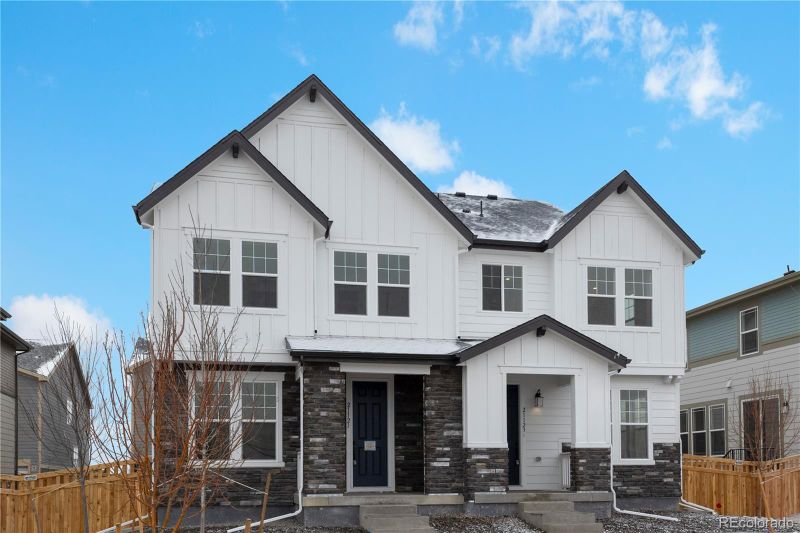 21121 E 63rd Dr, Aurora, CO 80019