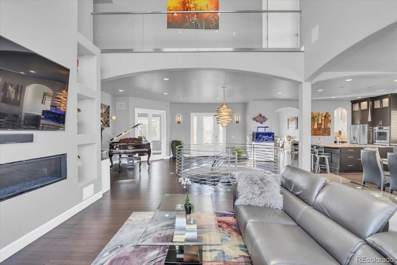 22481 E Peakview Dr, Aurora, CO 80016