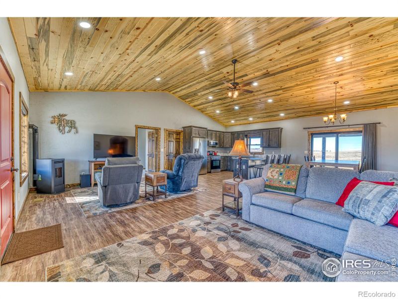 65 Quartz Ct, Westcliffe, CO 81252
