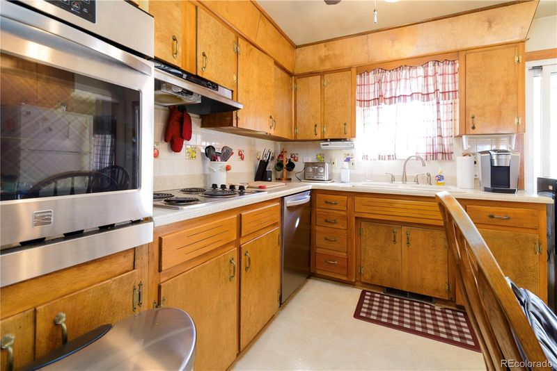 8006 Raritan St, Denver, CO 80221
