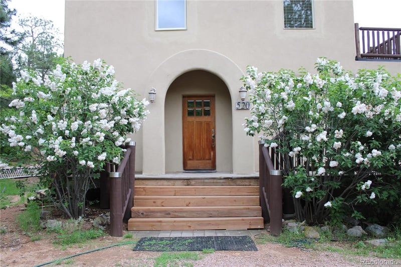 520 Pine Oaks Rd, Colorado Springs, CO 80926