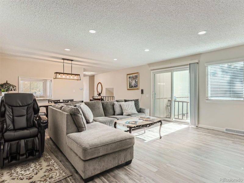 7435 W Maple Dr, Lakewood, CO 80226