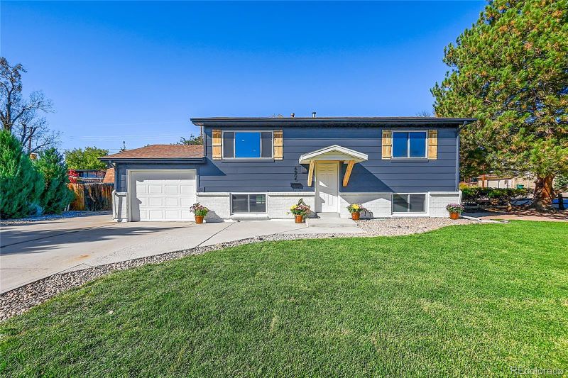 6905 S Dexter St, Centennial, CO 80122