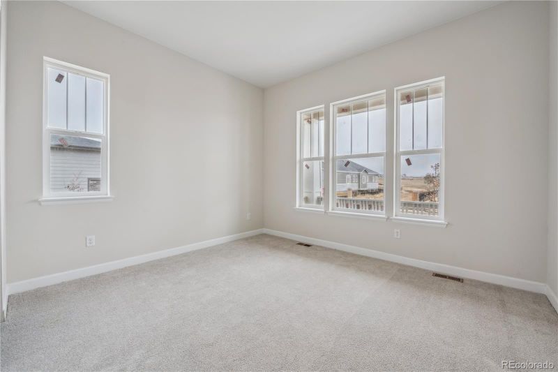 24583 E 36th Ave, Aurora, CO 80019