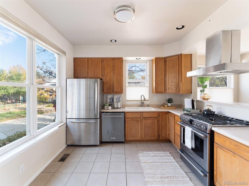 1600 W Canal Ct, Littleton, CO 80120