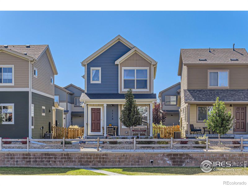 1115 Hummingbird Cir, Longmont, CO 80501