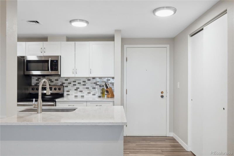 800 Pearl St #903, Denver, CO 80203