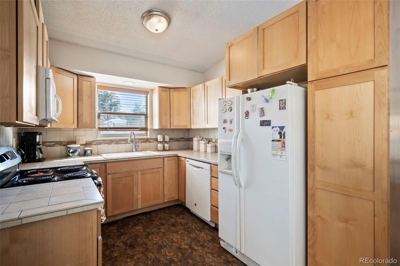 5025 Hunters Rn, Colorado Springs, CO 80911