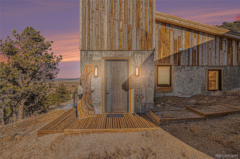 632 Chickadee Dr, Hartsel, CO 80449