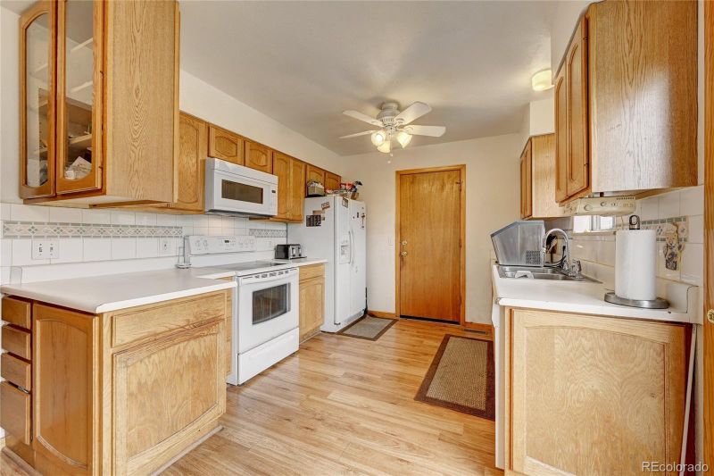 4464 S Eagle Cir, Aurora, CO 80015
