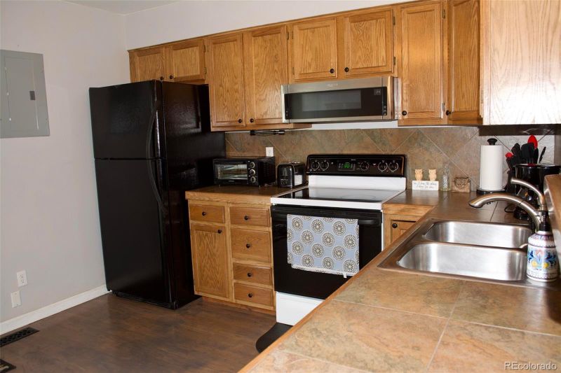 3124 Vail Pass Dr, Colorado Springs, CO 80917