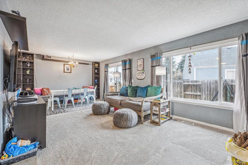 19503 E Milan Cir, Aurora, CO 80013