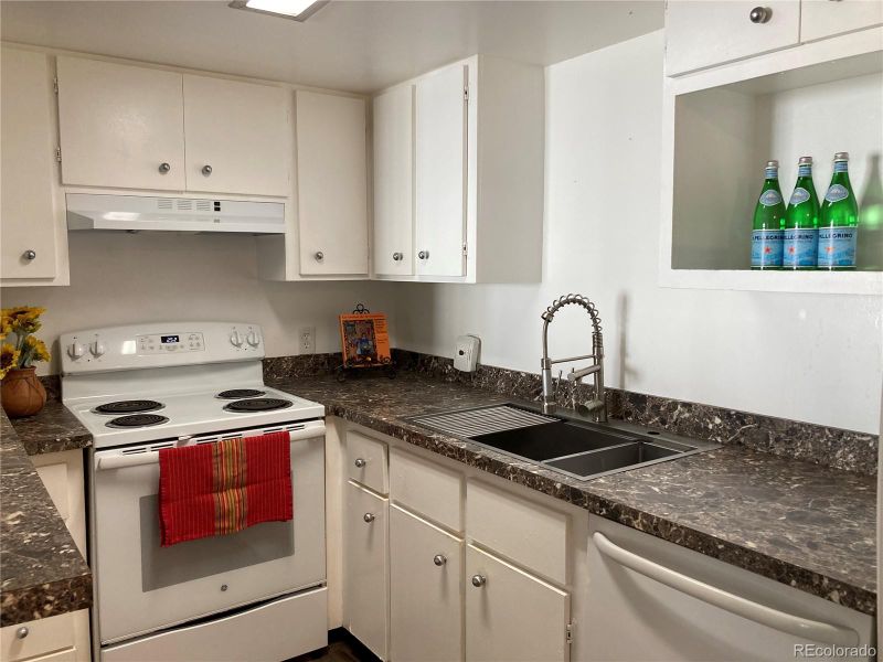 9725 E Harvard Ave #381, Denver, CO 80231