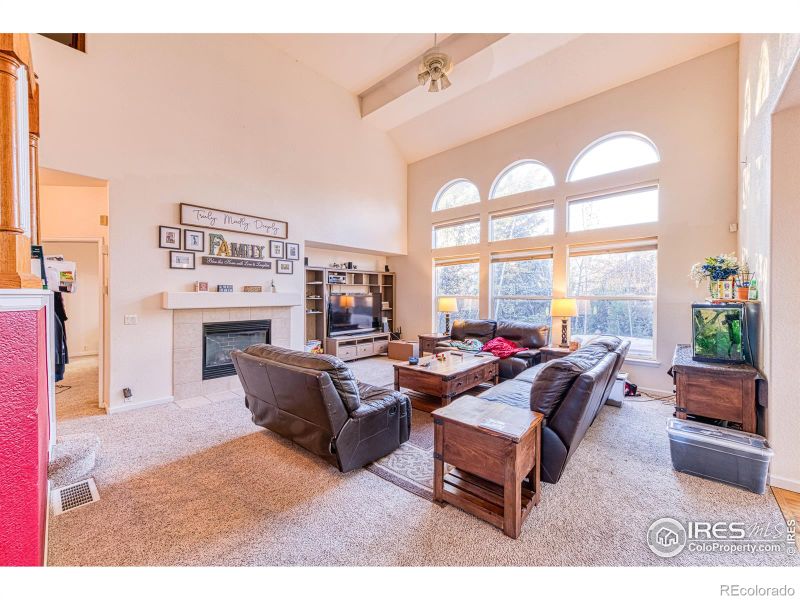 5253 Bella Vista Dr, Longmont, CO 80503