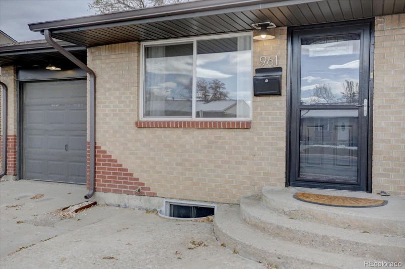 961 Cortez St, Denver, CO 80221