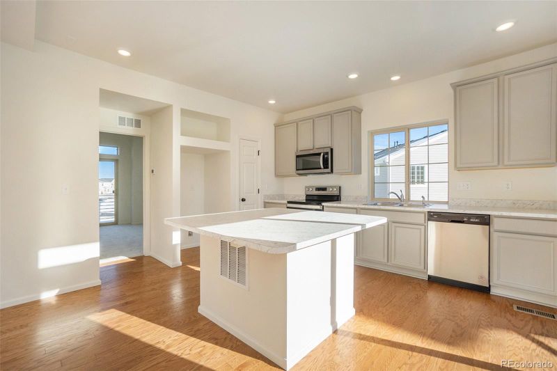 3520 Streamwood Dr, Johnstown, CO 80534
