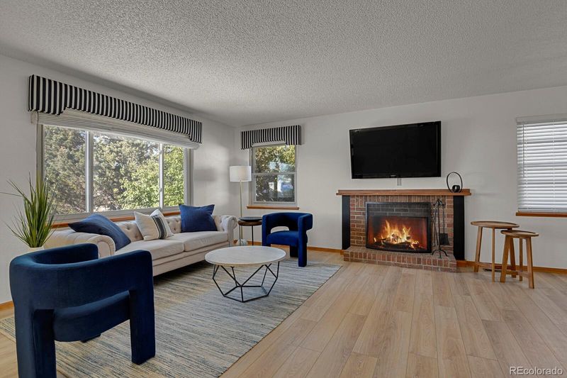 958 S Salida St, Aurora, CO 80017