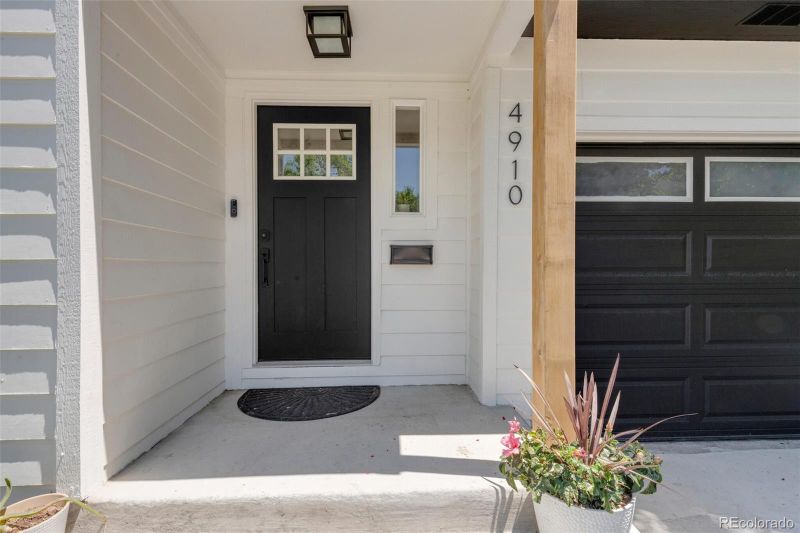 4910 S Pearl St, Englewood, CO 80113