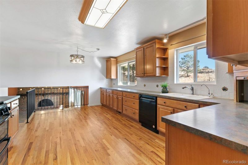 190 Mikado Dr, Colorado Springs, CO 80919