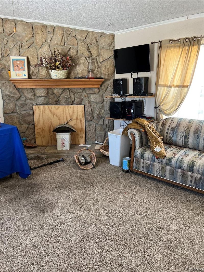 122 W Highland Ave, Florence, CO 81226