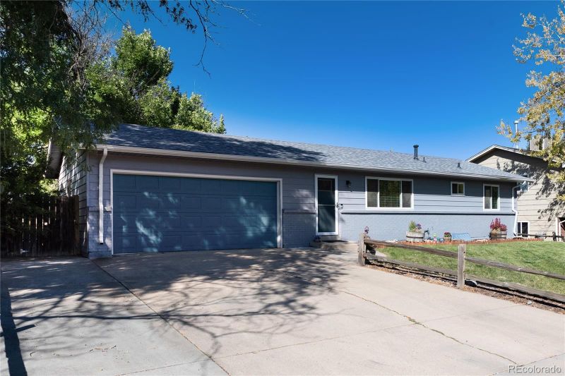 16581 E 7th Pl, Aurora, CO 80011