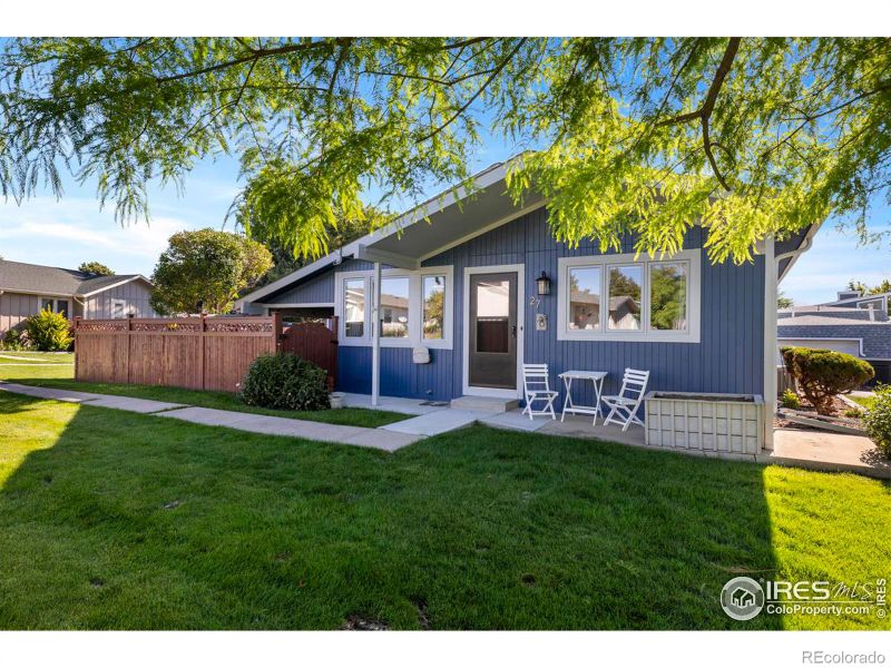 27 Douglas Dr N, Broomfield, CO 80020