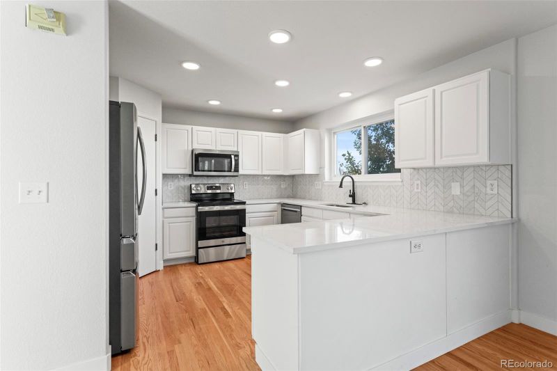 5677 S Quatar Ct, Centennial, CO 80015