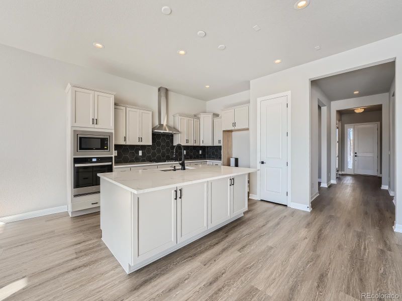 301 Leafy Aster Ln, Castle Rock, CO 80104