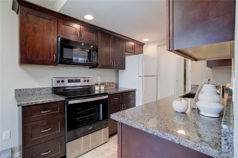 17391 E Mansfield Ave #812R, Aurora, CO 80013