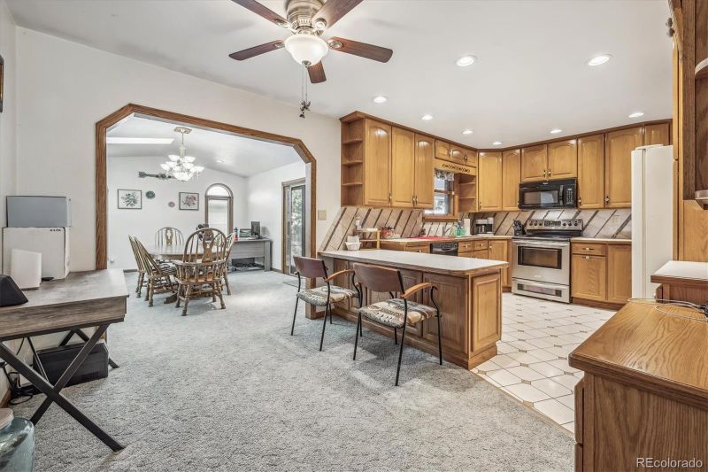 319 S 4th St, La Salle, CO 80645