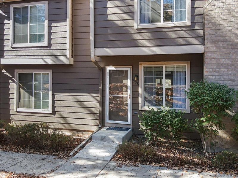 808 Summer Dr, Highlands Ranch, CO 80126