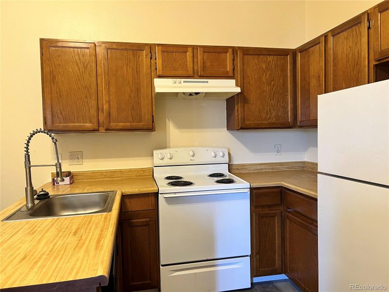 962 S Dearborn Way #17, Aurora, CO 80012