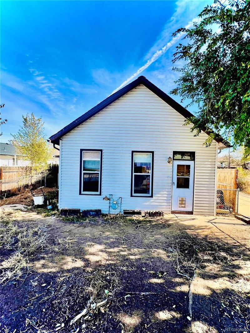 6680 Locust St, Commerce City, CO 80022