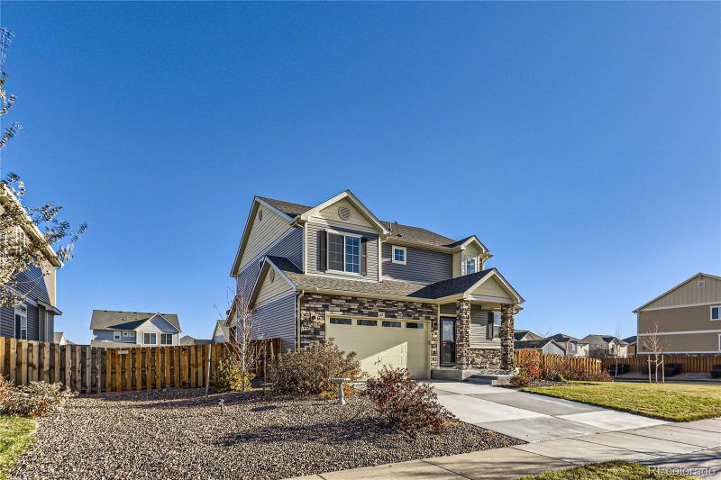 62 N Newcastle Ct, Aurora, CO 80018