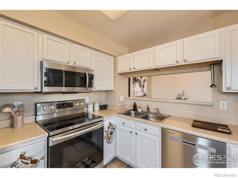 805 Summer Hawk Dr #19, Longmont, CO 80504