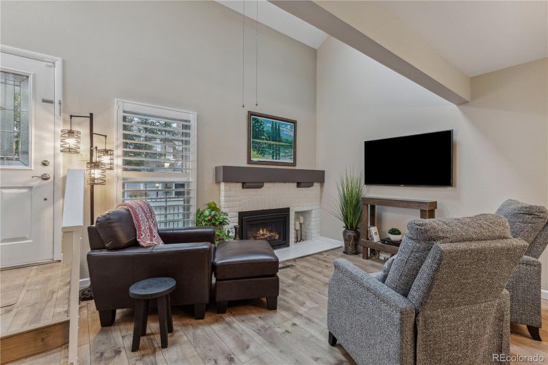 2883 W Long Cir #F, Littleton, CO 80120