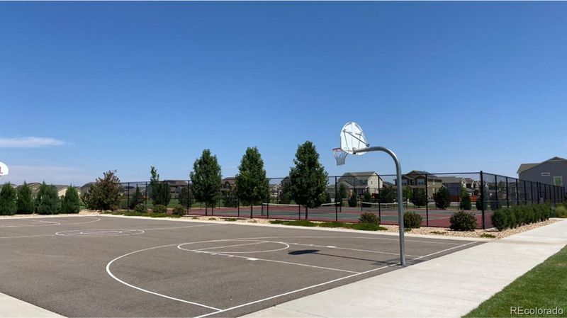 16180 Saint Paul Dr, Thornton, CO 80602
