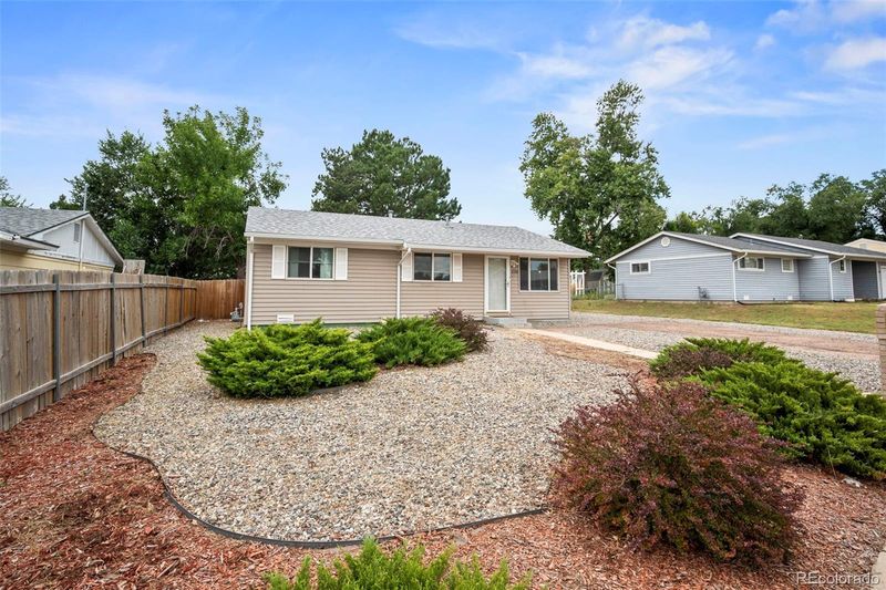 1720 Crest Pl, Colorado Springs, CO 80911