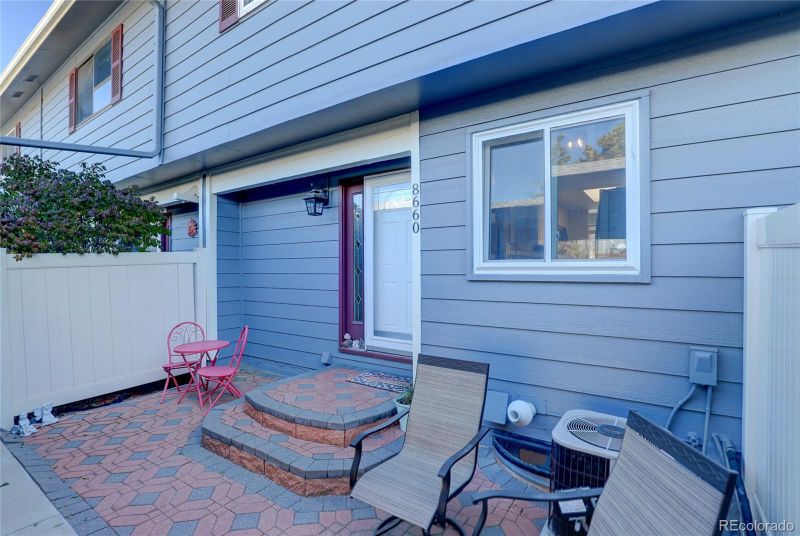 8660 Carr Loop, Arvada, CO 80005