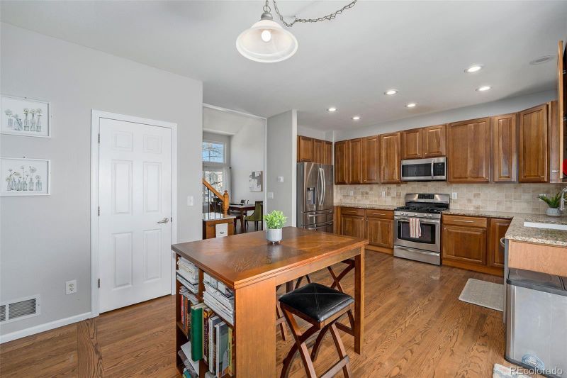 8924 Miners Dr, Highlands Ranch, CO 80126