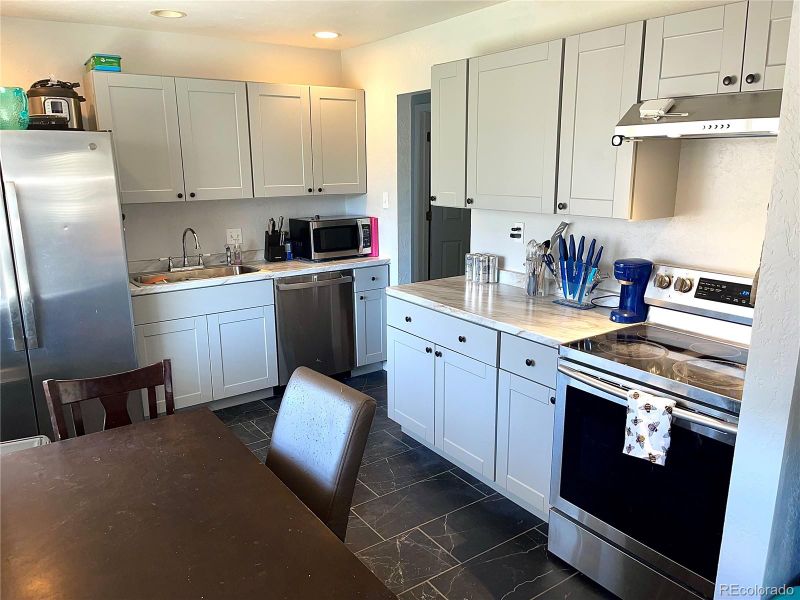 345 S Lewis St, Lakewood, CO 80226