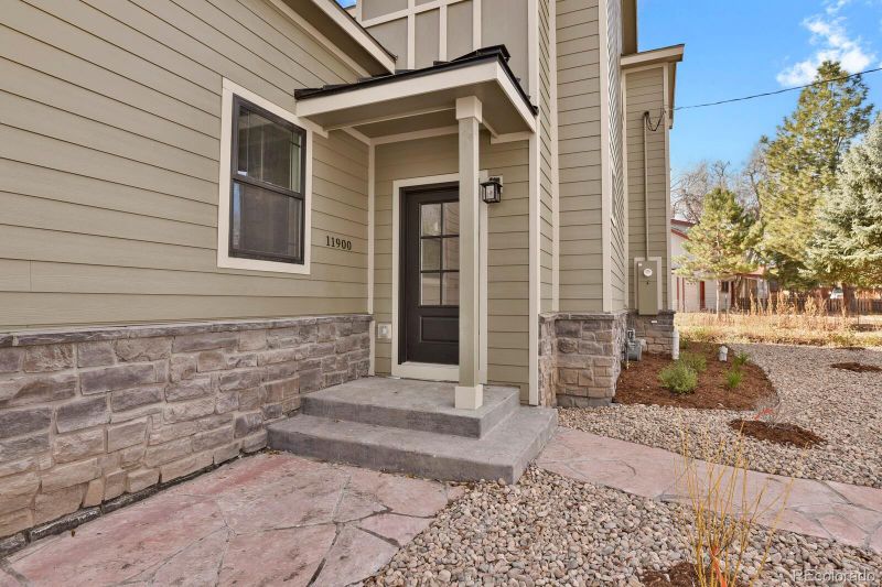 11900 W Pleasant Ave, Lakewood, CO 80401