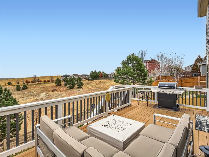25017 E Lake Dr, Aurora, CO 80016