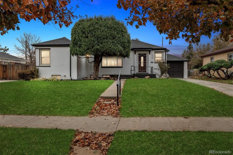 2660 Holly St, Denver, CO 80207