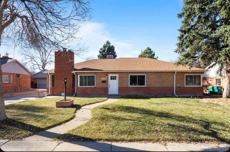 1201 Scranton St, Aurora, CO 80011
