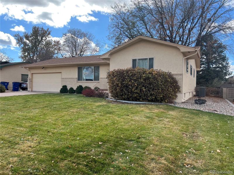 108 Fordham Cir, Pueblo, CO 81005