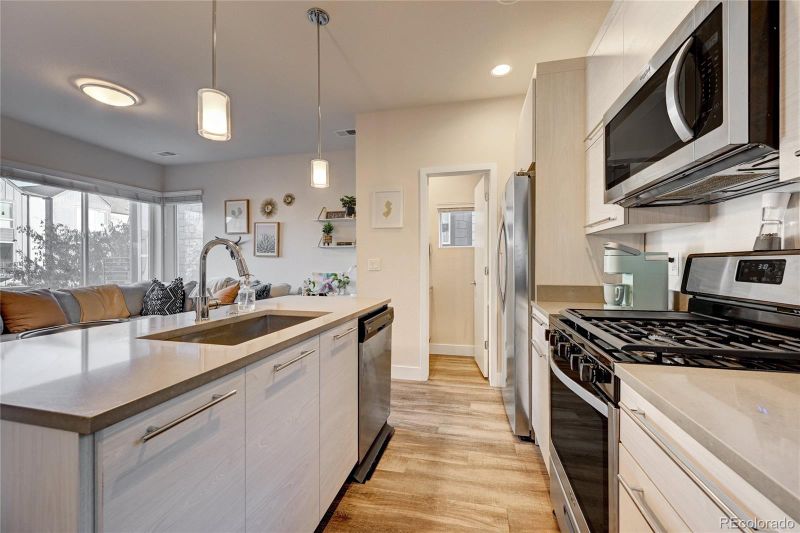 1071 Depew St, Lakewood, CO 80214