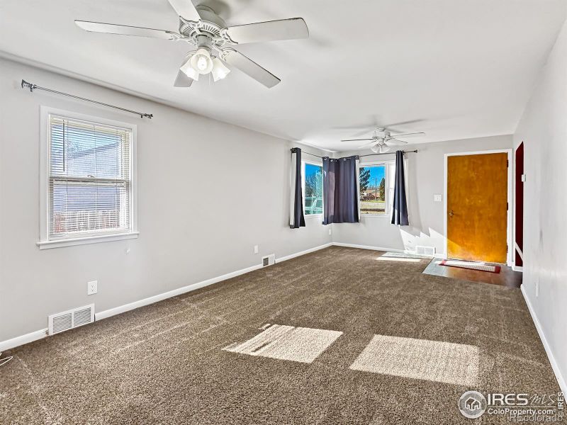 418 N 7th Ave, Sterling, CO 80751