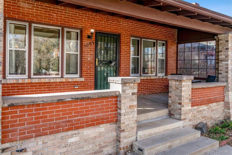 1055 Saint Paul St, Denver, CO 80206